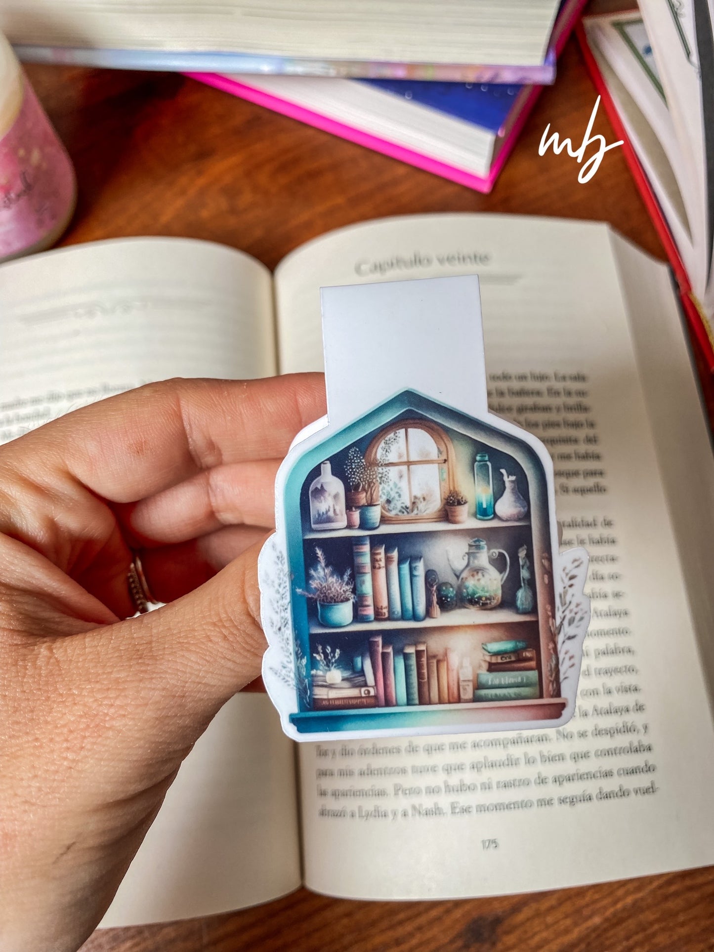 COZY BOOKCASE  BOOKMARK